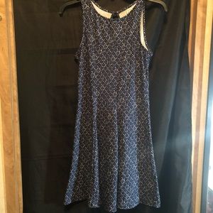 Ladies size medium navy & white MUDD brand dress.
